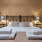 Locami Rooms Castaldi Konukevi